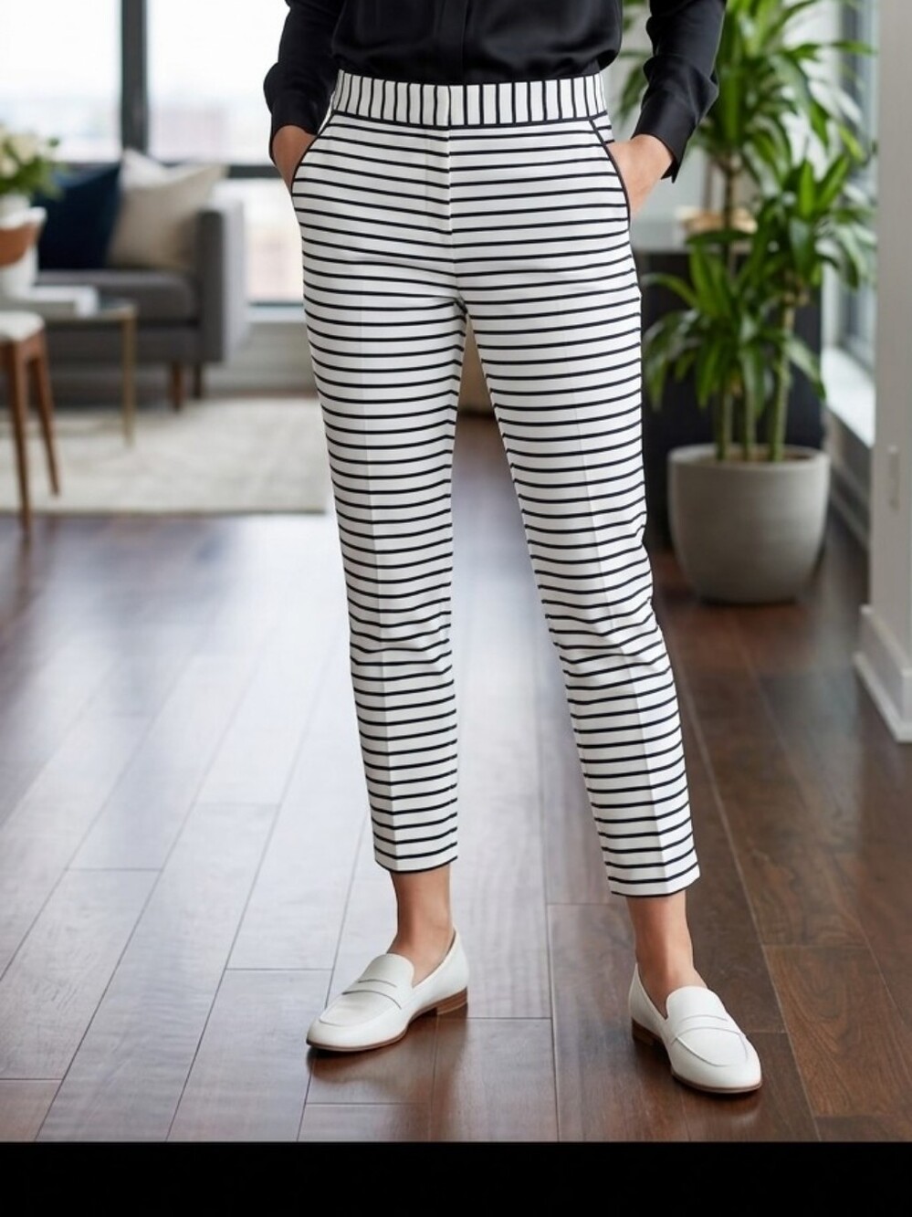 Express Cropped Pants Size 4r W 15.5" R 8.5" I 25.5"